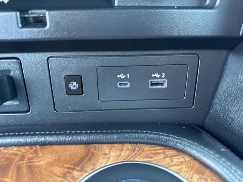 Used 2021 Nissan Armada SL w/ Captain's Chairs Package image 52