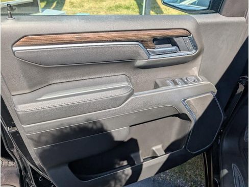 Used 2025 Chevrolet Silverado 1500 LT image 16