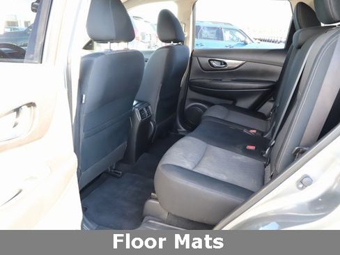 Used 2020 Nissan Rogue SV image 17