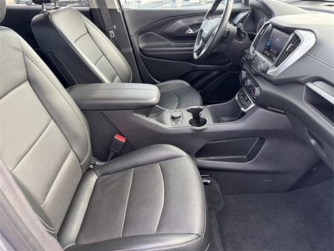 Used 2024 GMC Terrain SLT image 6