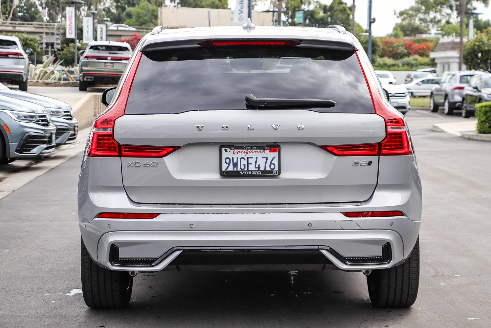 Used 2025 Volvo XC60 B5 Plus w/ Protection Package Premier AWD/4WD image 7