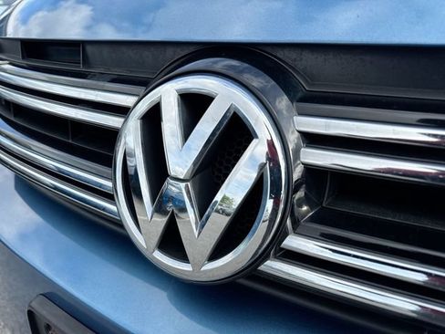 Used 2017 Volkswagen Tiguan S FWD image 30