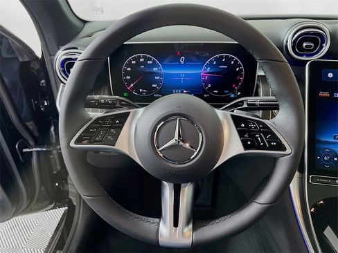 New 2025 Mercedes-Benz GLC 300 4MATIC image 12