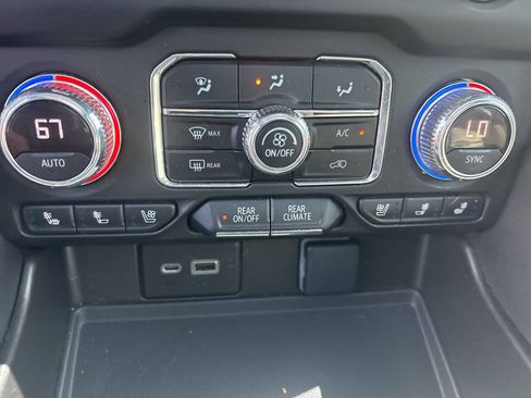 Used 2021 GMC Yukon SLT w/ SLT Premium Package AWD/4WD image 26