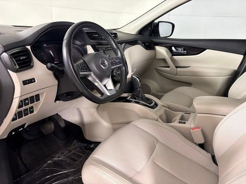 Used 2022 Nissan Rogue Sport SL w/ Premium Package FWD image 22