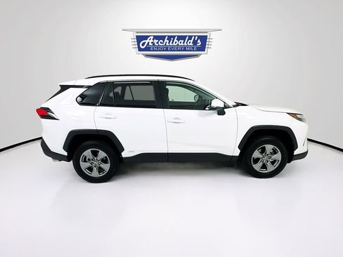 Used 2025 Toyota RAV4 XLE image 8