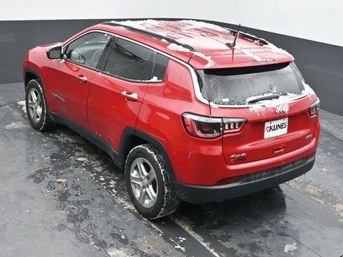 Used 2024 Jeep Compass Latitude image 38