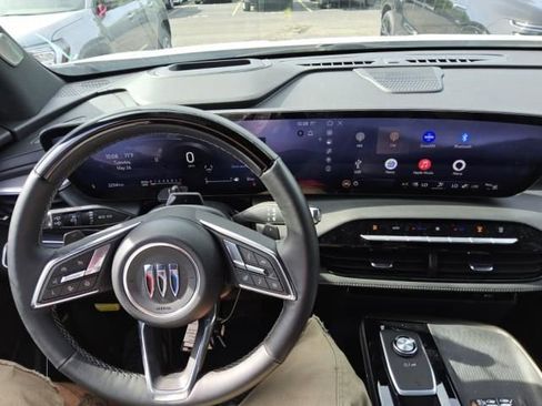 Used 2025 Buick Enclave Avenir FWD image 7