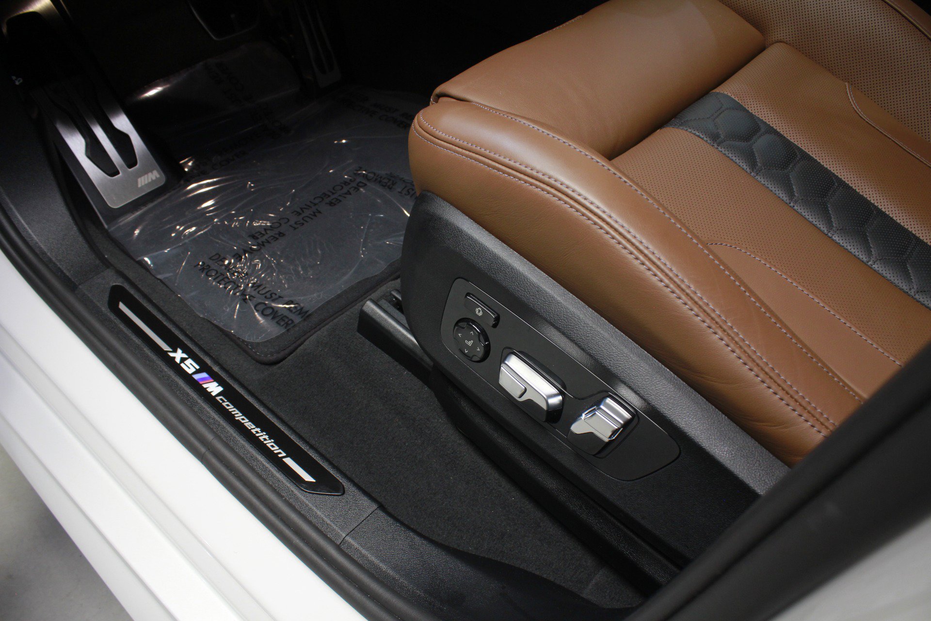 Used 2026 BMW X5 M Competition w/ Executive Package AWD/4WD image 40