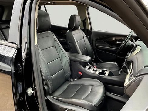 Used 2019 GMC Terrain Denali w/ Advanced Safety Package image 7