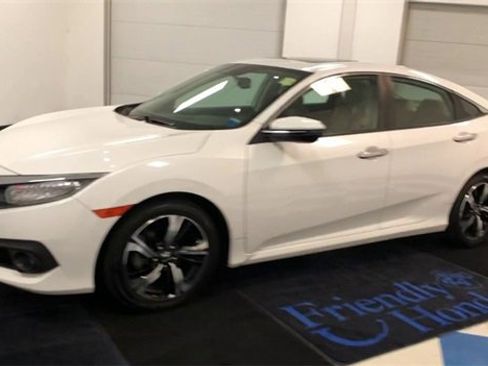 Used 2017 Honda Civic Touring image 4