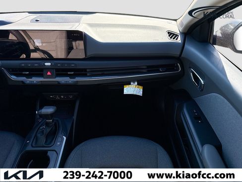 New 2025 Kia K4 EX image 18