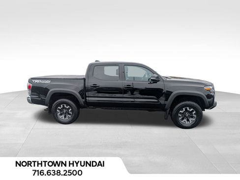 Used 2023 Toyota Tacoma TRD Off-Road image 2