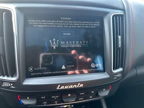 Used 2018 Maserati Levante GranSport AWD/4WD image 14