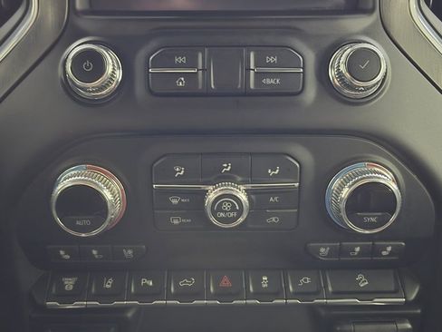 Used 2020 GMC Sierra 2500 AT4 w/ AT4 Premium Package image 22