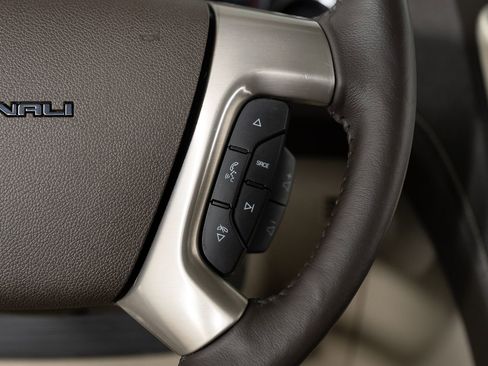 Used 2015 GMC Acadia Denali image 38