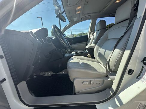 Used 2009 Nissan Rogue SL w/ Leather Pkg FWD image 19