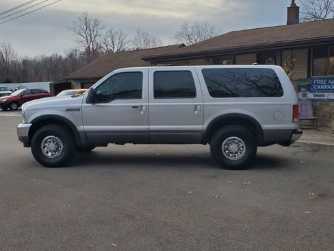 Used 2001 Ford Excursion XLT image 3