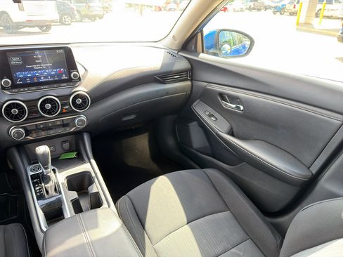 Used 2023 Nissan Sentra SV FWD image 19