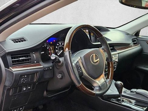 Used 2015 Lexus ES 350 w/ Luxury Package FWD image 9