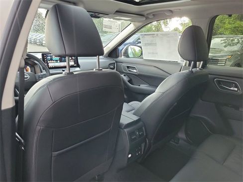 New 2025 Nissan Rogue Platinum w/ Tech Package image 27