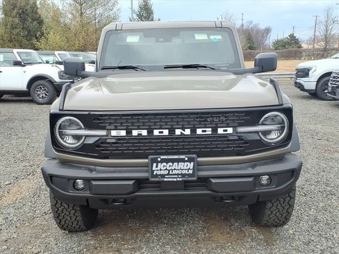 New 2026 Ford Bronco Outer Banks w/ Black Appearance Package image 2