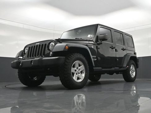 Used 2018 Jeep Wrangler Unlimited Sport S AWD/4WD image 23