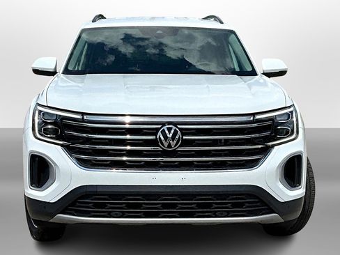 Used 2024 Volkswagen Atlas SE image 3