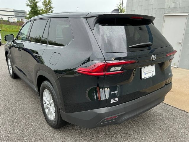 Used 2025 Toyota Grand Highlander AWD image 2