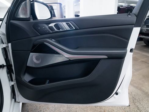 Used 2025 BMW ALPINA XB7 image 27