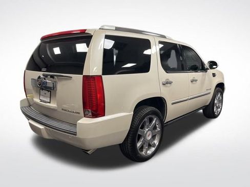 Used 2013 Cadillac Escalade Luxury image 5