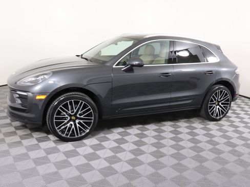 Used 2025 Porsche Macan image 2