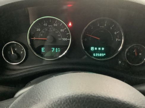 Used 2017 Jeep Wrangler Sport image 23