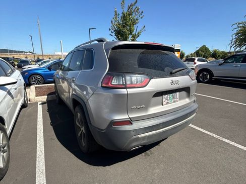 Used 2019 Jeep Cherokee Limited AWD/4WD image 9