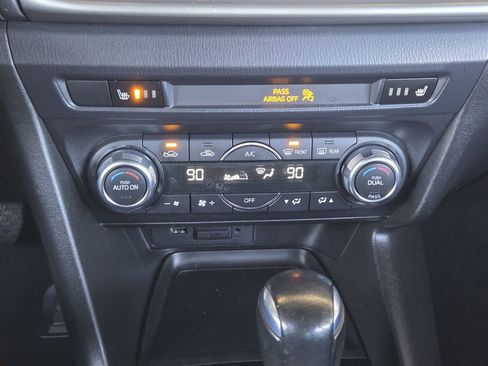 Used 2017 MAZDA MAZDA3 Touring image 18