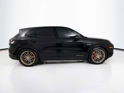 Certified 2026 Porsche Cayenne S AWD/4WD image 8