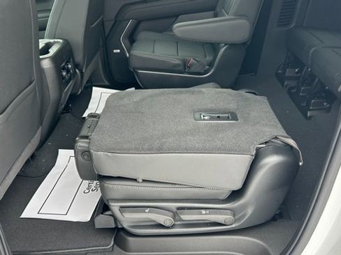 New 2026 Chevrolet Suburban LT w/ Comfort Package image 35