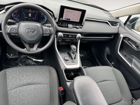 Certified 2024 Toyota RAV4 XLE AWD/4WD image 9