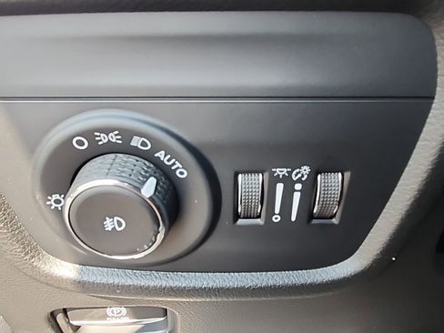 New 2026 Jeep Grand Cherokee Limited w/ Luxury Tech Group II AWD/4WD image 14