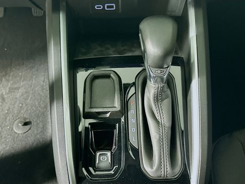 Used 2024 Chevrolet Colorado LT w/ LT Convenience Package image 23