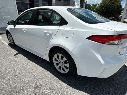 Used 2023 Toyota Corolla LE FWD image 3