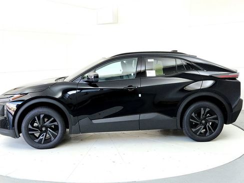 New 2026 Toyota C-HR AWD/4WD image 3