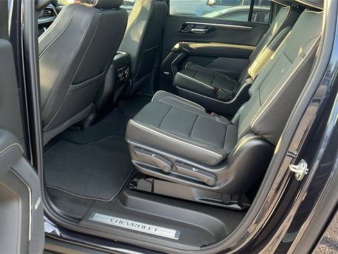 New 2025 Chevrolet Suburban Premier w/ Sun And Tow Package image 17