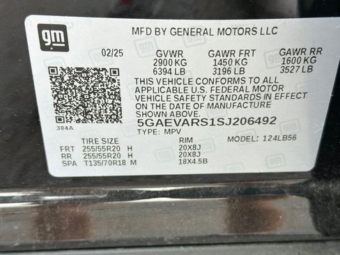 Used 2025 Buick Enclave Preferred AWD/4WD image 27