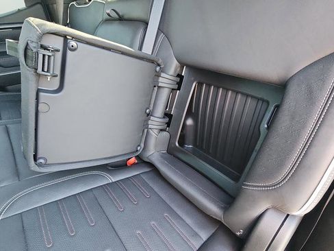 Used 2025 GMC Sierra 1500 AT4X image 25