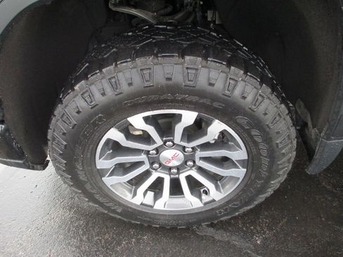 Used 2022 GMC Sierra 1500 AT4 w/ AT4 Premium Package image 14