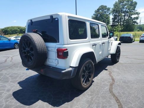 Used 2024 Jeep Wrangler Unlimited Sahara AWD/4WD image 3