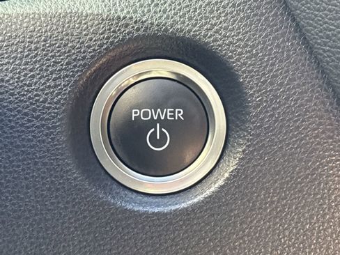 Used 2025 Toyota Corolla XLE image 27