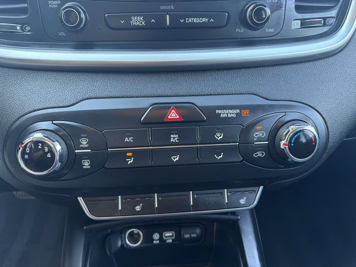 Used 2016 Kia Sorento FWD w/ LX Convenience Package image 36