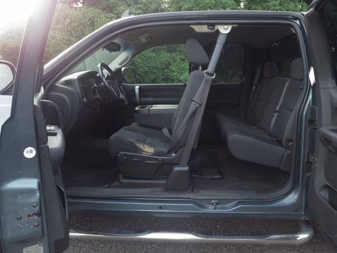 Used 2009 GMC Sierra 1500 SLE w/ Power Pack Plus AWD/4WD image 8